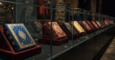 Historické vydania Biblie vystavené v múzeu ako symbol najvplyvnejšej knihy dejín ľudstva